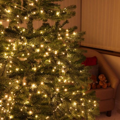M800STR-31V-WW-GR-T-01 800 Warm White Twinkling LED String Lights on Green Wire. Plug in Fairy Lights.